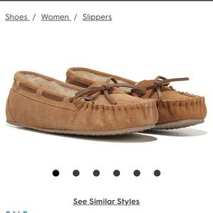 Minnetonka Moccasin Women's Britt Trapper Slipper
Color: Cinnamon, Size: 8